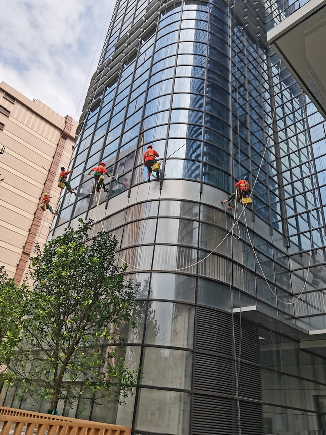 1697104159693800.jpg 深圳高空清洗.jpg